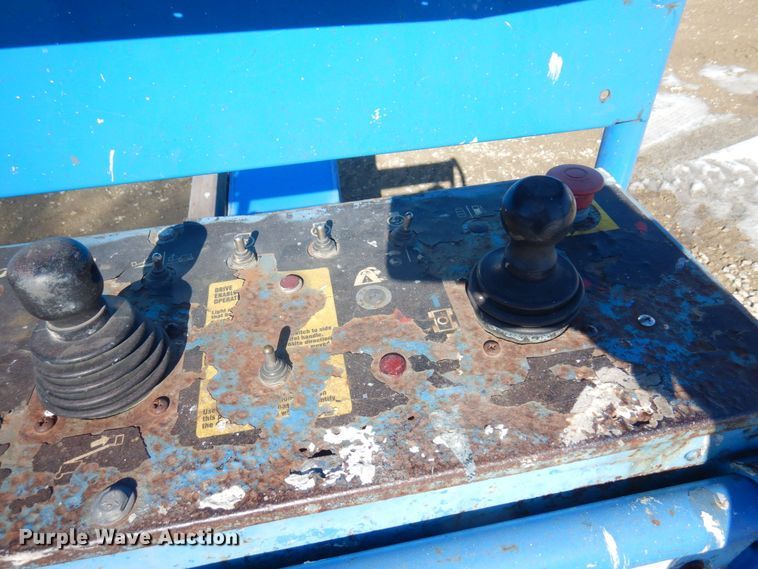 image for item KU9739 2005 Genie S80  boom lift