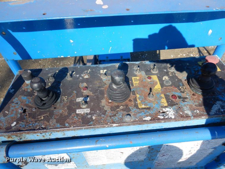 image for item KU9739 2005 Genie S80  boom lift