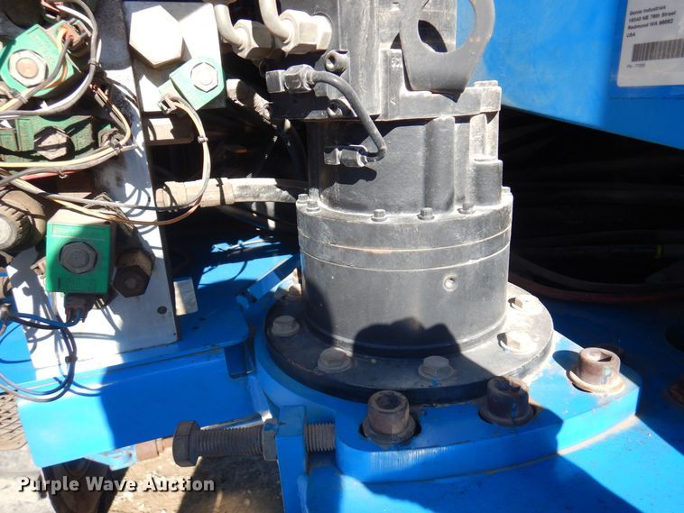 image for item KU9739 2005 Genie S80  boom lift