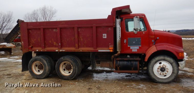image for item KU9761 1999 International 8100  dump truck