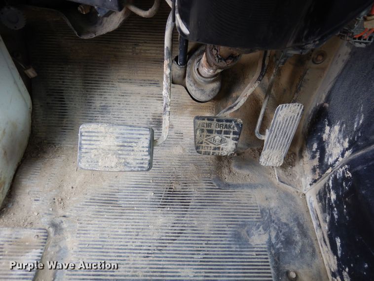 image for item KU9761 1999 International 8100  dump truck