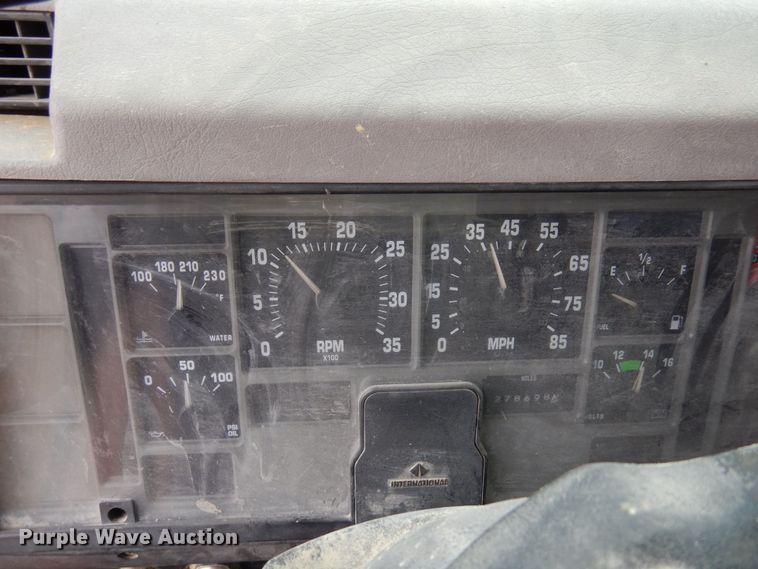 image for item KU9761 1999 International 8100  dump truck