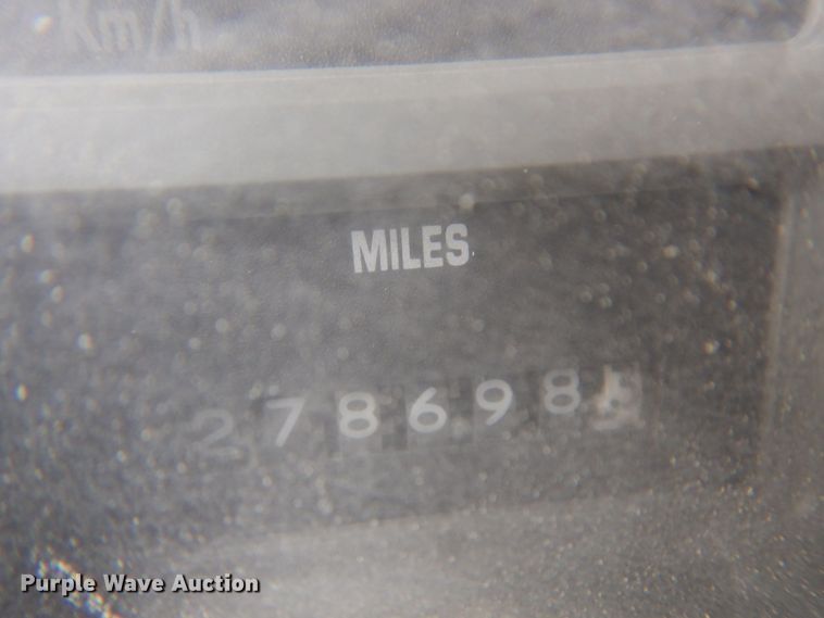 image for item KU9761 1999 International 8100  dump truck