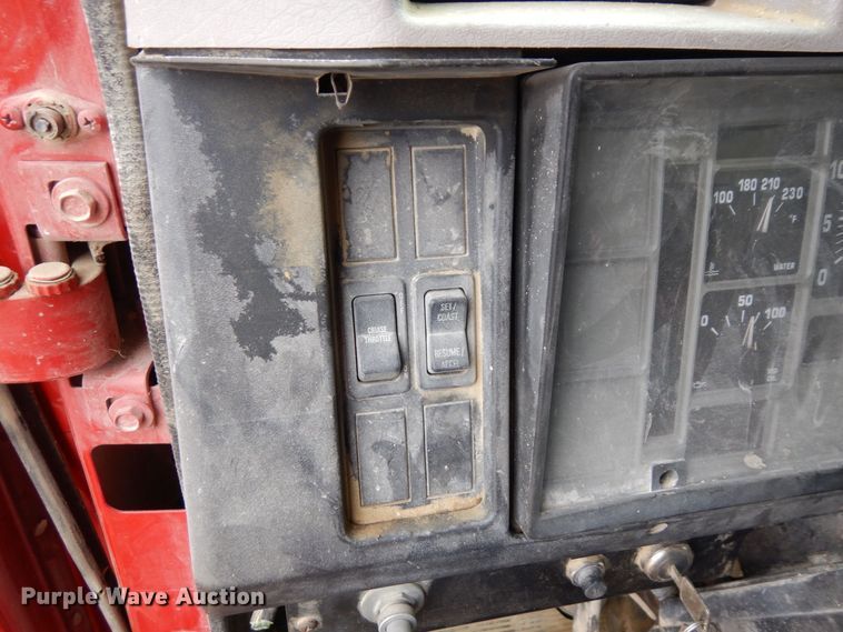 image for item KU9761 1999 International 8100  dump truck