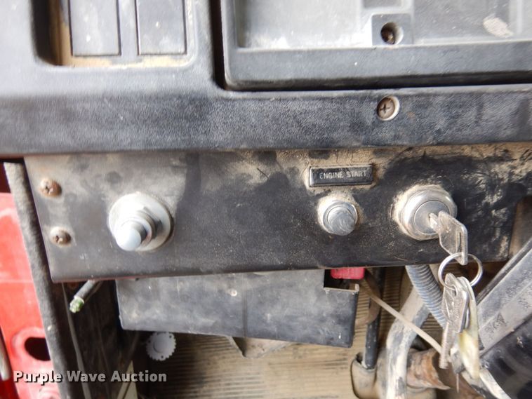 image for item KU9761 1999 International 8100  dump truck