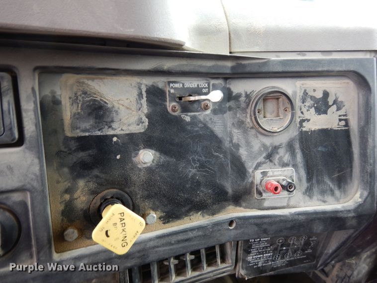 image for item KU9761 1999 International 8100  dump truck