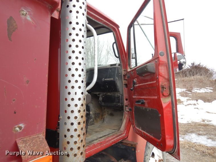 image for item KU9761 1999 International 8100  dump truck
