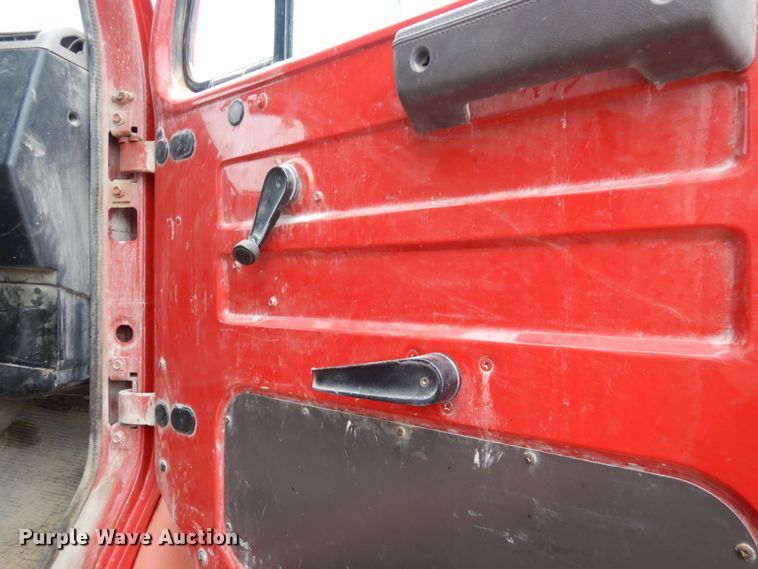image for item KU9761 1999 International 8100  dump truck