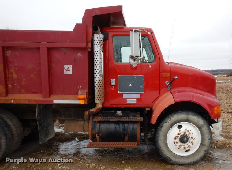 image for item KU9761 1999 International 8100  dump truck