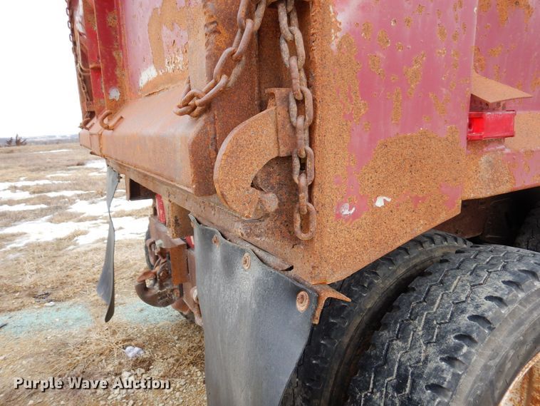 image for item KU9761 1999 International 8100  dump truck