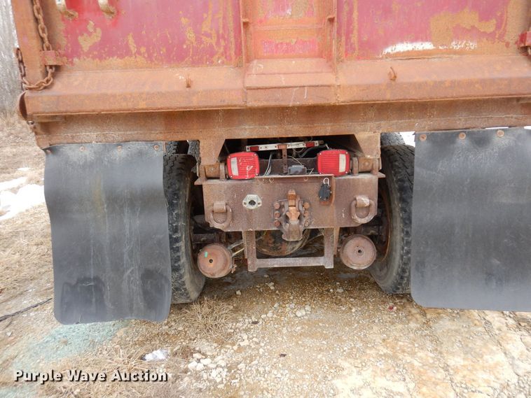 image for item KU9761 1999 International 8100  dump truck