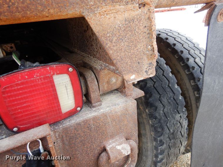 image for item KU9761 1999 International 8100  dump truck