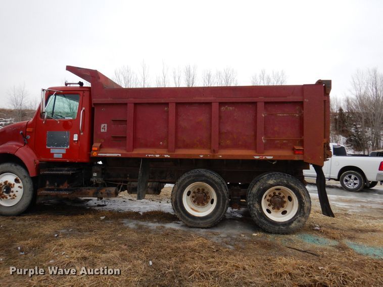 image for item KU9761 1999 International 8100  dump truck