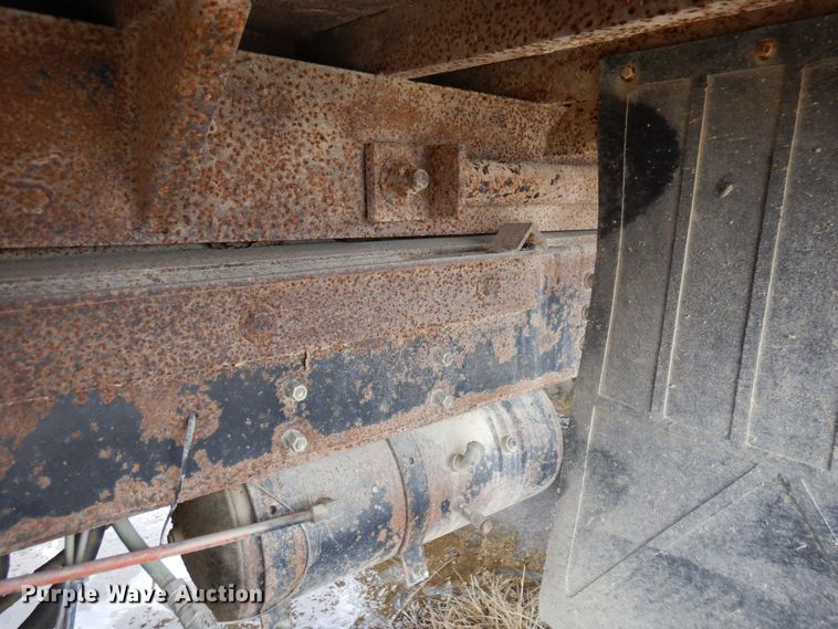 image for item KU9761 1999 International 8100  dump truck