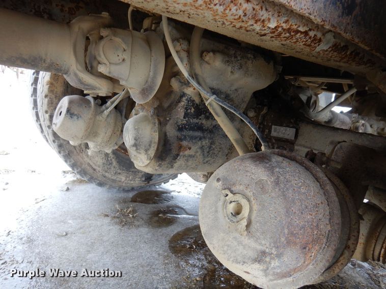 image for item KU9761 1999 International 8100  dump truck