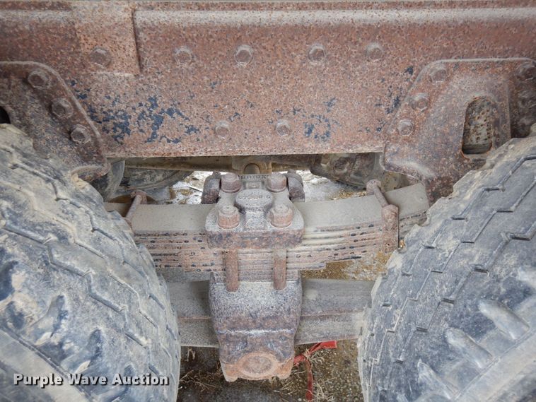 image for item KU9761 1999 International 8100  dump truck