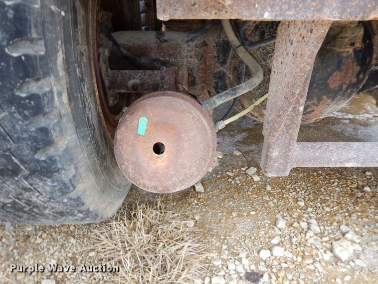 image for item KU9761 1999 International 8100  dump truck