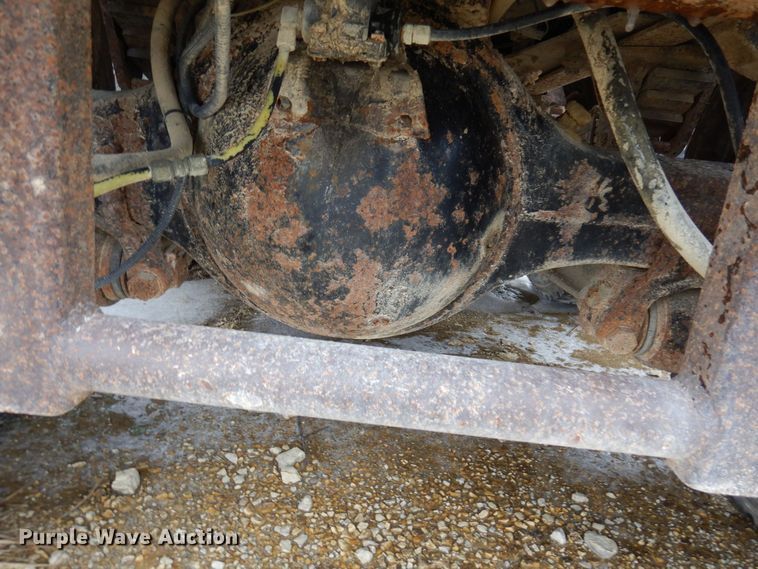 image for item KU9761 1999 International 8100  dump truck