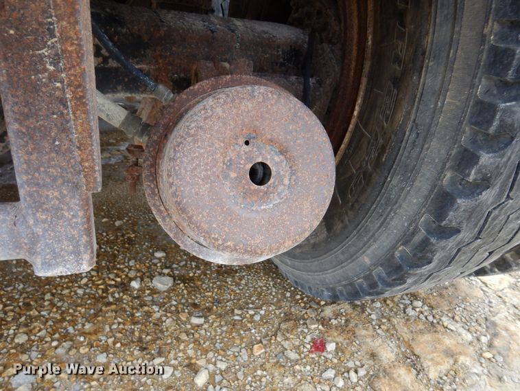 image for item KU9761 1999 International 8100  dump truck