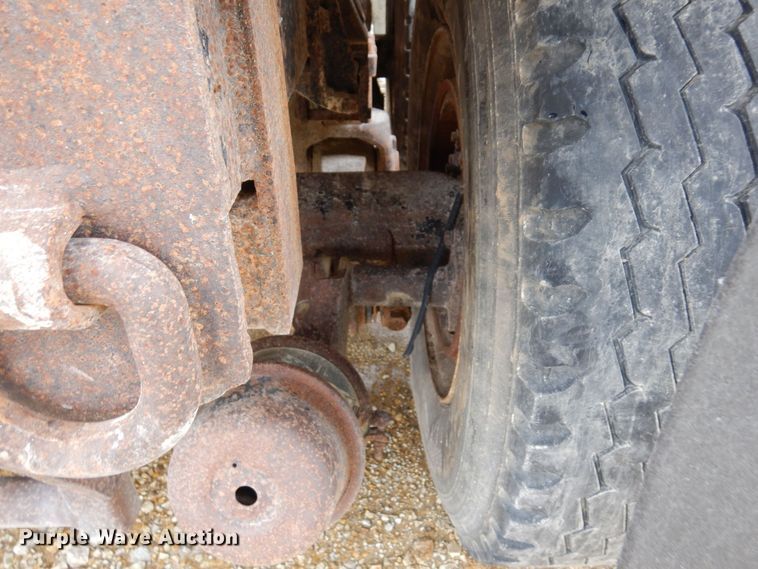 image for item KU9761 1999 International 8100  dump truck