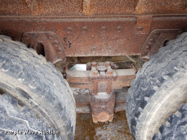 image for item KU9761 1999 International 8100  dump truck