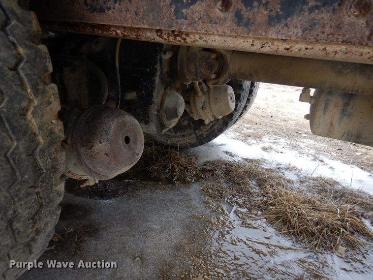 image for item KU9761 1999 International 8100  dump truck