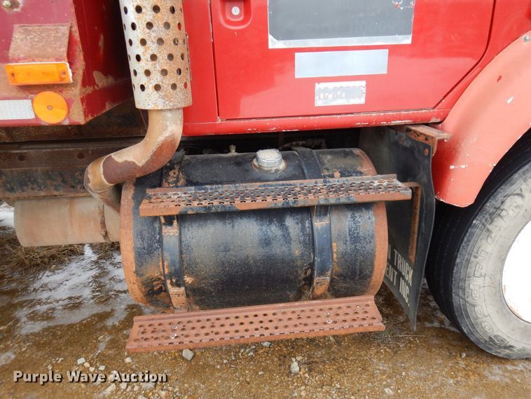 image for item KU9761 1999 International 8100  dump truck