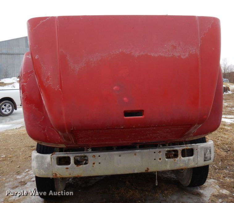 image for item KU9761 1999 International 8100  dump truck