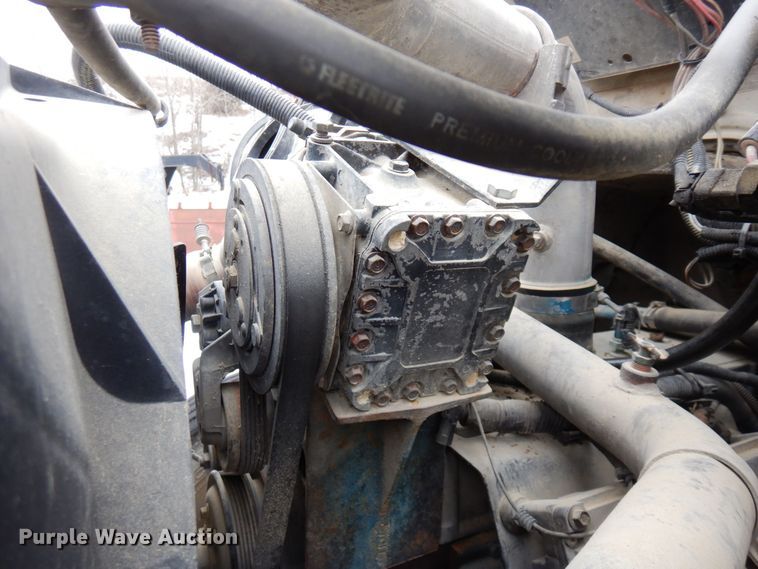 image for item KU9761 1999 International 8100  dump truck