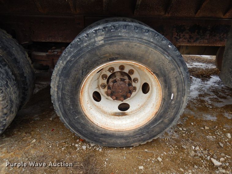 image for item KU9761 1999 International 8100  dump truck