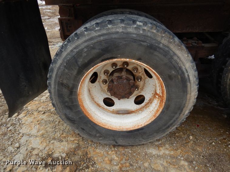 image for item KU9761 1999 International 8100  dump truck