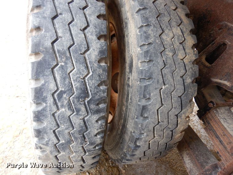 image for item KU9761 1999 International 8100  dump truck