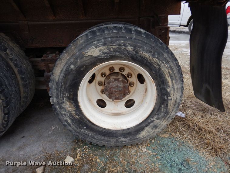 image for item KU9761 1999 International 8100  dump truck