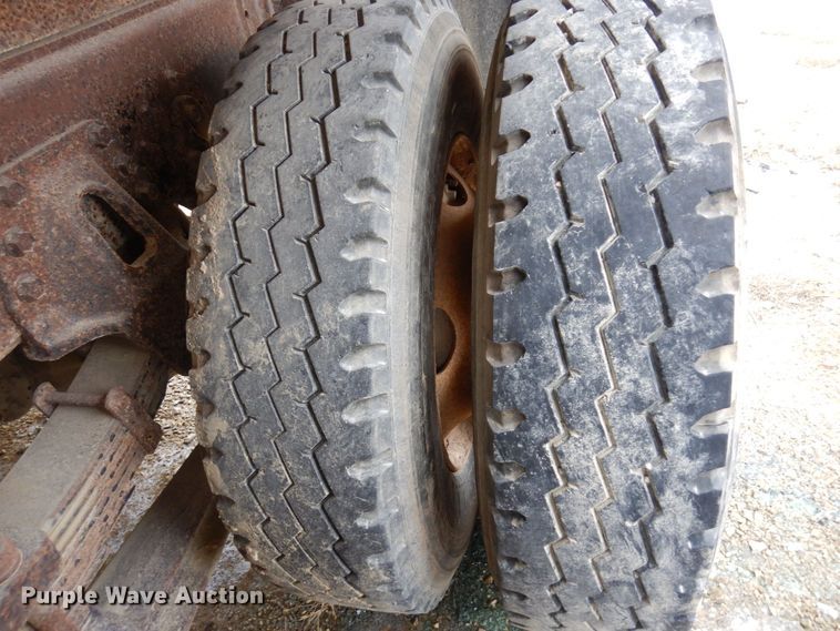 image for item KU9761 1999 International 8100  dump truck