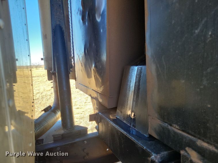 image for item LG9508 2005 International 9400i  dump truck with trailer