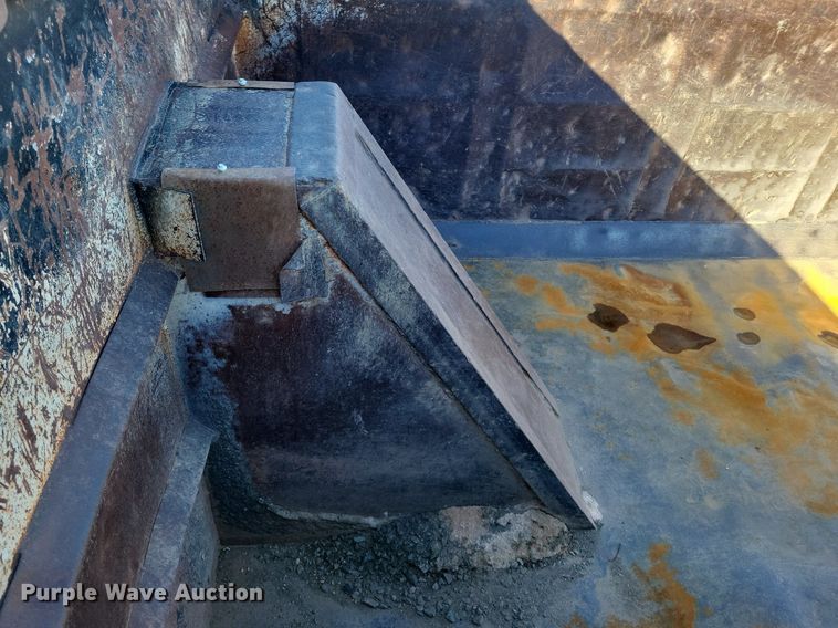 image for item LG9508 2005 International 9400i  dump truck with trailer