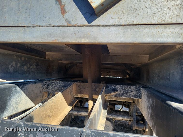 image for item LG9508 2005 International 9400i  dump truck with trailer