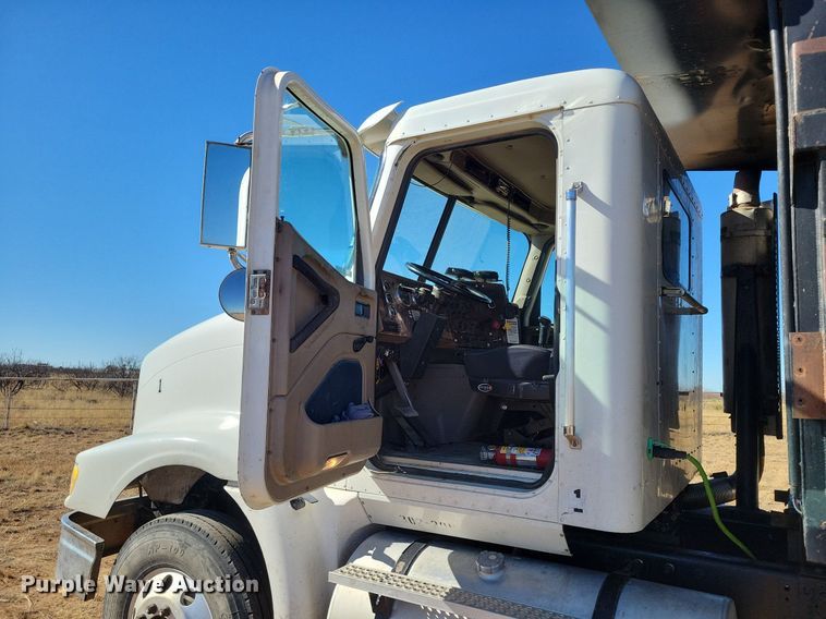 image for item LG9508 2005 International 9400i  dump truck with trailer