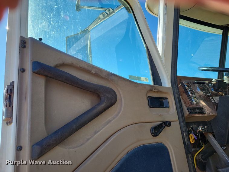 image for item LG9508 2005 International 9400i  dump truck with trailer