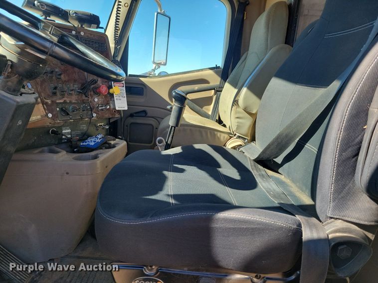 image for item LG9508 2005 International 9400i  dump truck with trailer