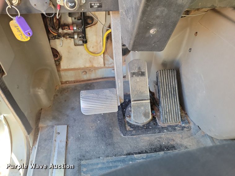 image for item LG9508 2005 International 9400i  dump truck with trailer