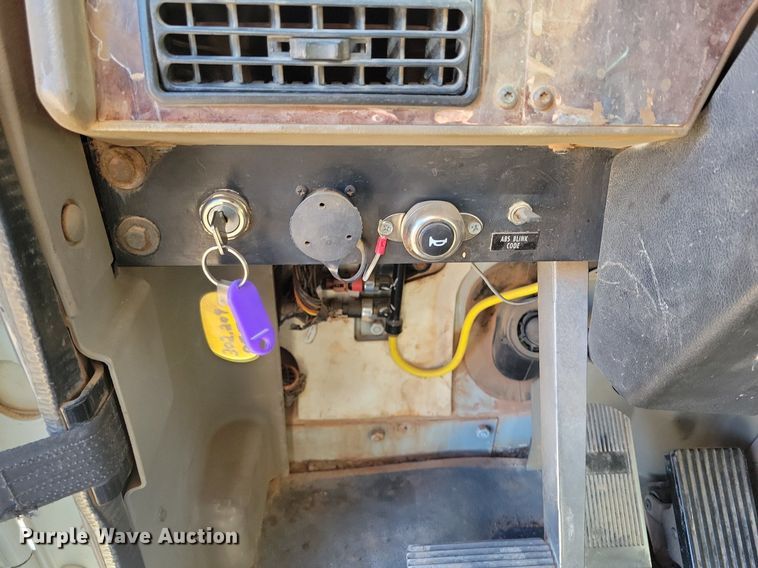 image for item LG9508 2005 International 9400i  dump truck with trailer