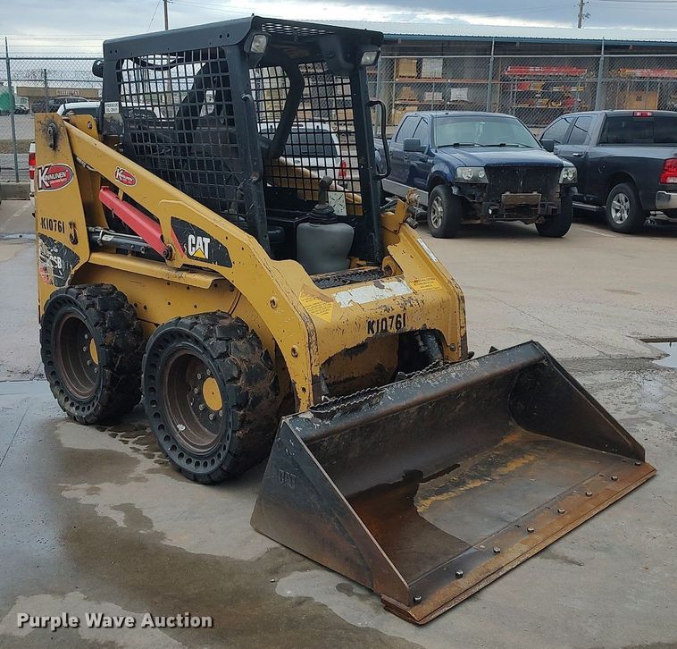 image for item LG9540 2014 Caterpillar 226B3  skid steer loader