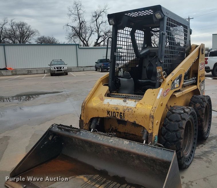 image for item LG9540 2014 Caterpillar 226B3  skid steer loader
