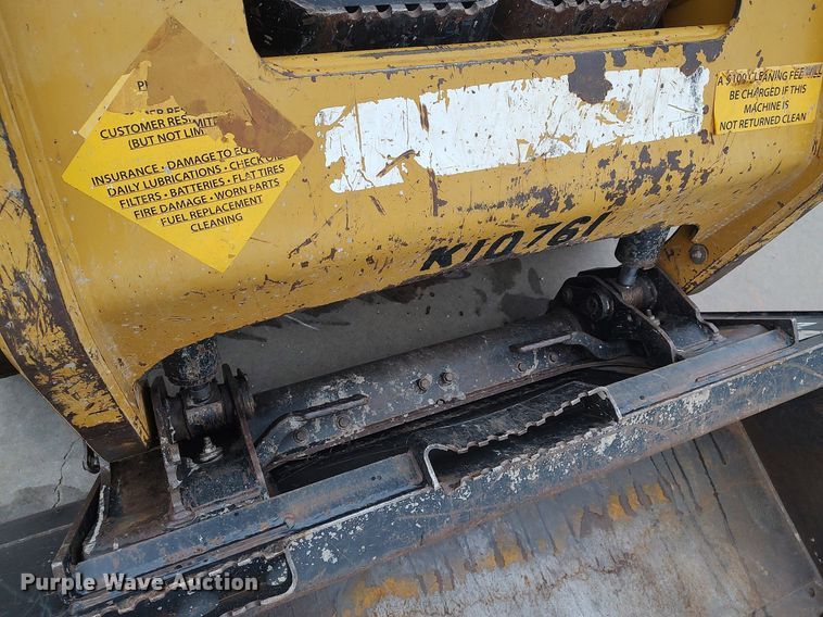 image for item LG9540 2014 Caterpillar 226B3  skid steer loader
