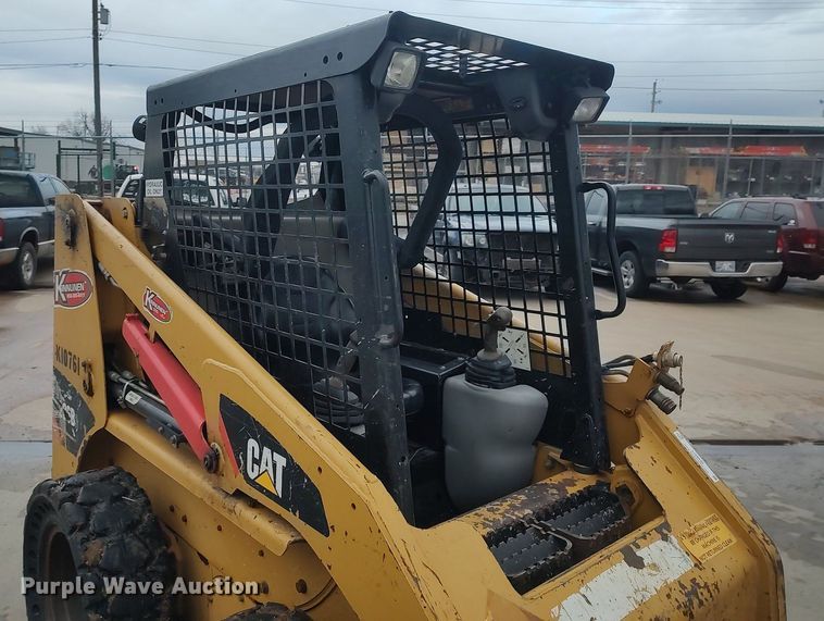 image for item LG9540 2014 Caterpillar 226B3  skid steer loader