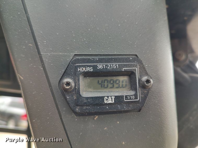 image for item LG9540 2014 Caterpillar 226B3  skid steer loader