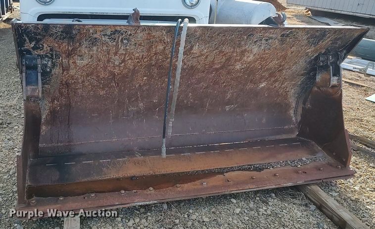 image for item LG9557 Four-in-one bucket