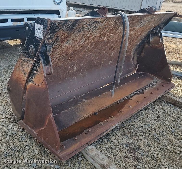 image for item LG9557 Four-in-one bucket