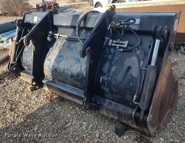 image for item LG9557 Four-in-one bucket